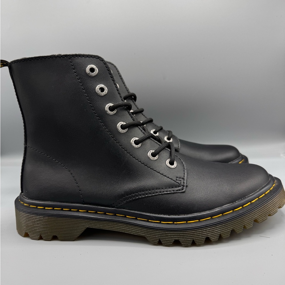 *Brand New* Dr. Martens Luana Boots